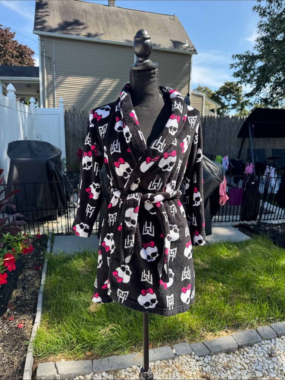 Kids Black monster high robe  with Pink Accents